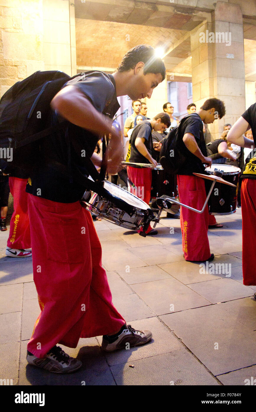 Traditionellen Trommeln Band (Gralla) in der Raval Festival (La Festa de Raval)-Barcelona, Spanien Stockfoto