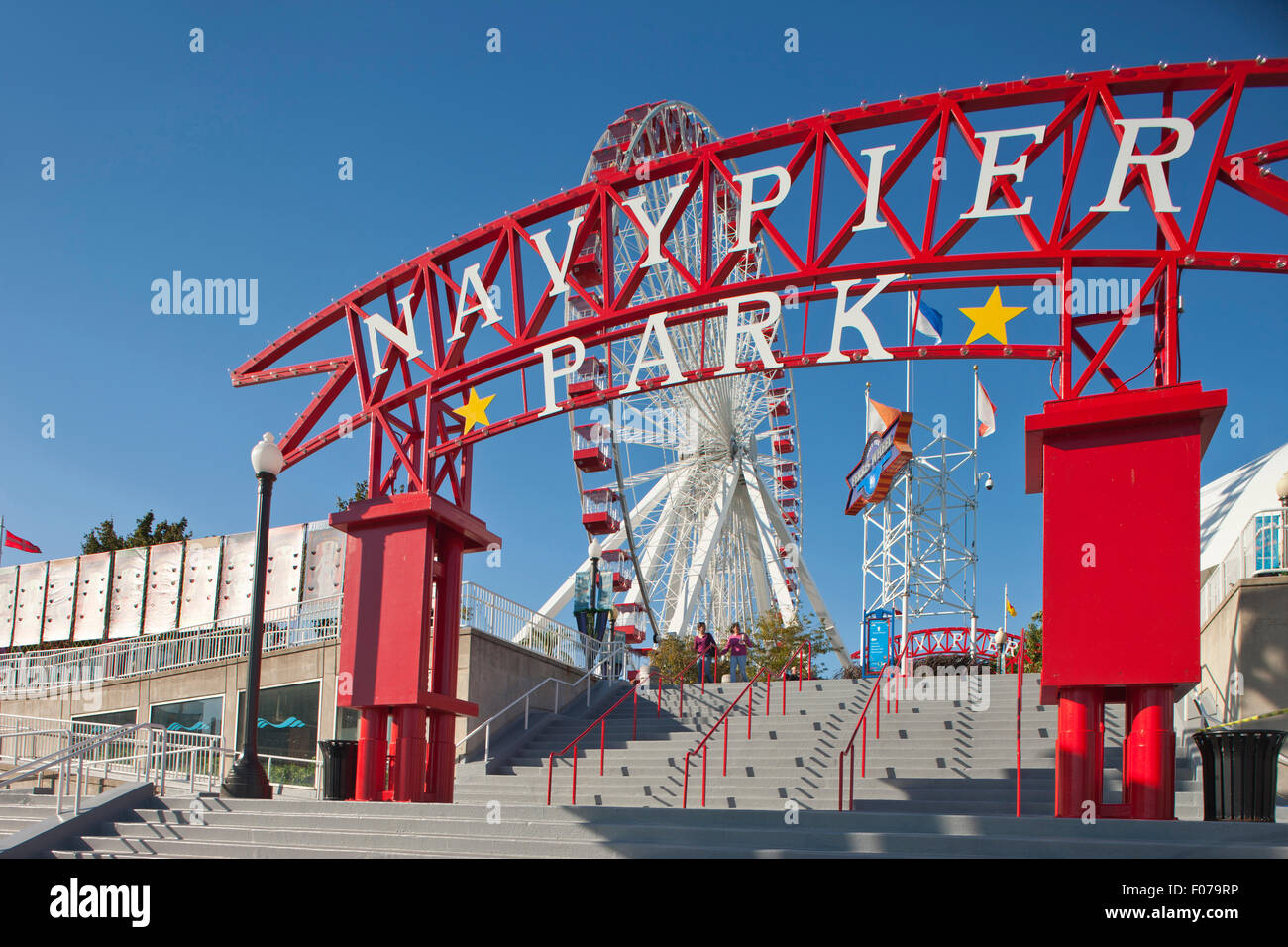 EINGANG TORBOGEN RIESENRAD NAVY PIER KAI DOWNTOWN CHICAGO ILLINOIS USA Stockfoto