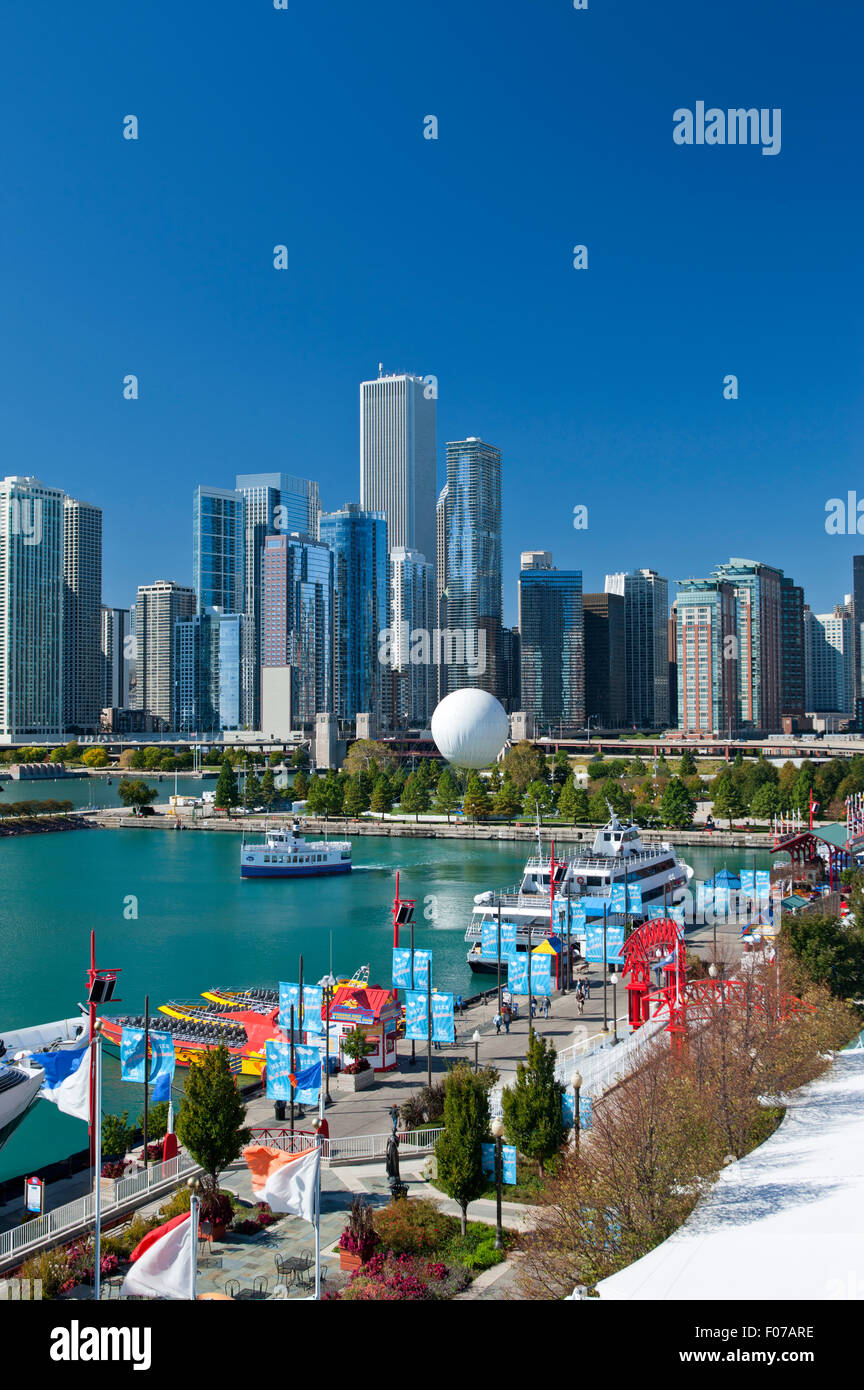 NAVY PIER SKYLINE VON DOWNTOWN LAKE MICHIGAN CHICAGO ILLINOIS USA Stockfoto