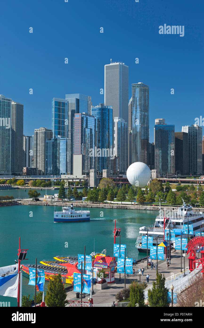 NAVY PIER SKYLINE VON DOWNTOWN LAKE MICHIGAN CHICAGO ILLINOIS USA Stockfoto