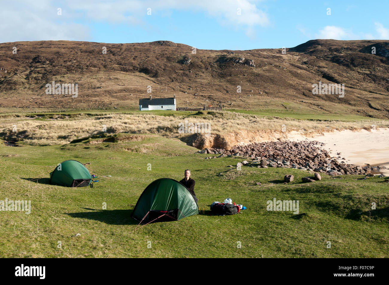 Wild campen in der Nähe von Kearvaig Bothy an der Kearvaig Bucht, an der Nordküste östlich von Cape Wrath, Sutherland, Schottland, UK. Stockfoto