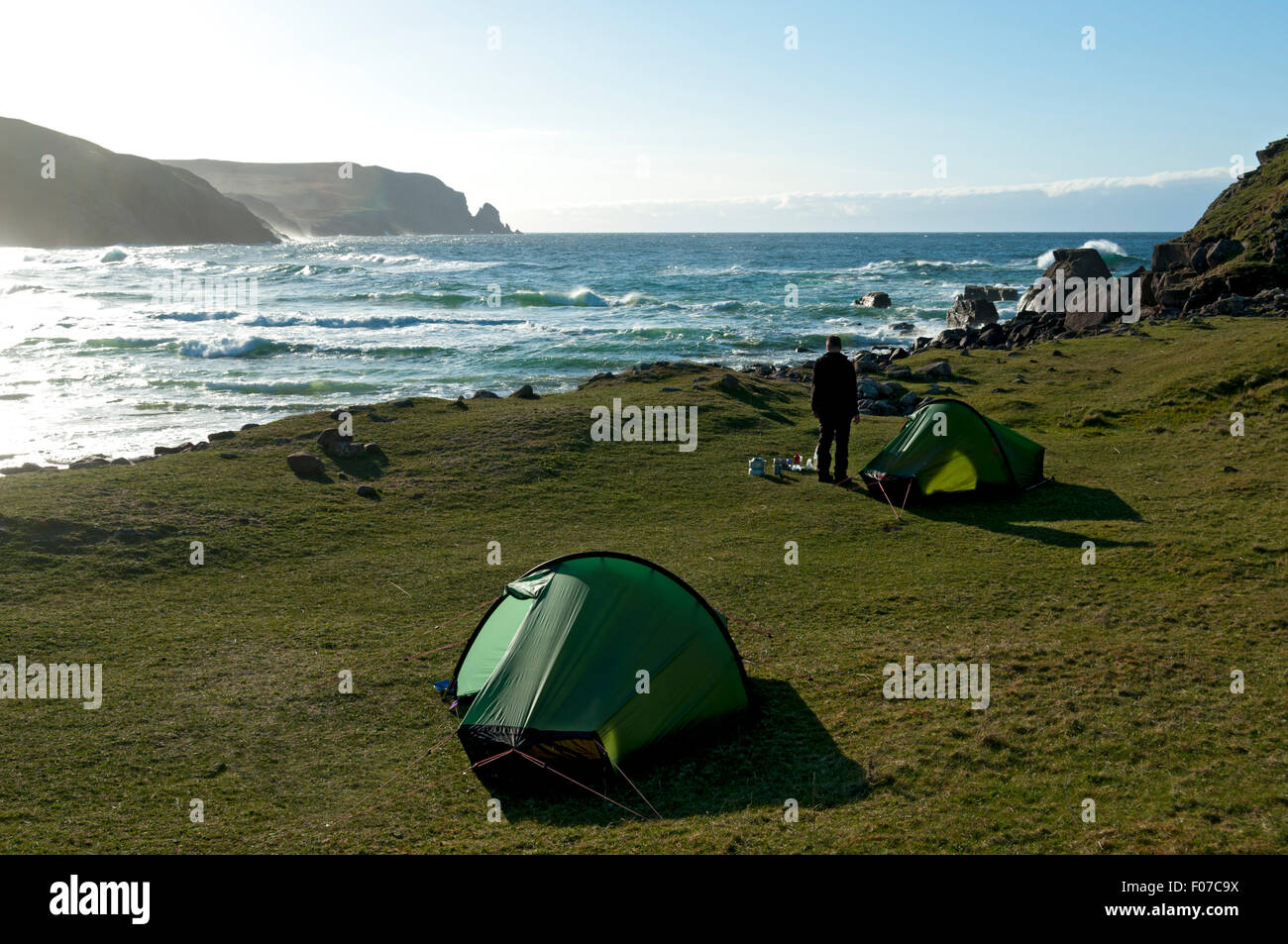 Wild campen an der Kearvaig Bucht, an der Nordküste östlich von Cape Wrath, Sutherland, Schottland, UK. Stockfoto