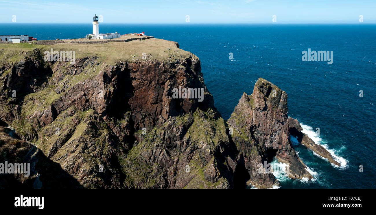 Der Leuchtturm und die Klippen von Cape Wrath, Sutherland, Schottland, UK Stockfoto