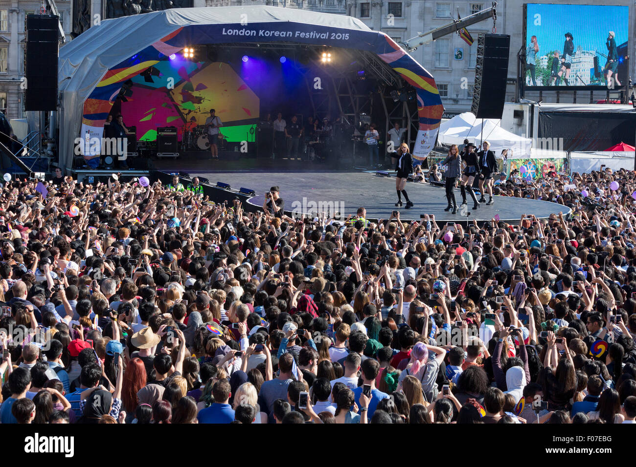 London, UK. 9. August 2015. Koreanischen Mega-Stars K-Pop-Girlgroup F(x) - jetzt ein vier-Mann-Band mit Victoria, Luna, Krystal und Bernstein - Schlagzeile der Koreanisch-Festival im Londoner Trafalgar Square. Foto: Nick Savage/Alamy Live-Nachrichten Stockfoto