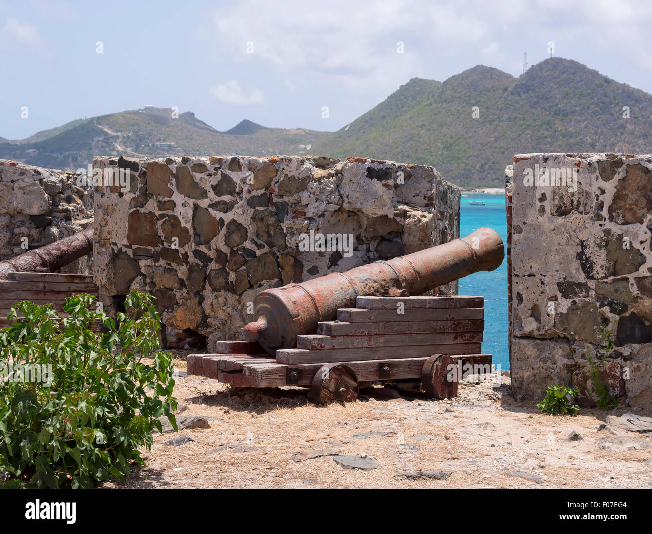 Fort Amsterdam, Sint Kämpferischster Caribbean. Kanone aus dem 19. Jahrhundert auf den Zinnen des historischen Forts rosten. Stockfoto