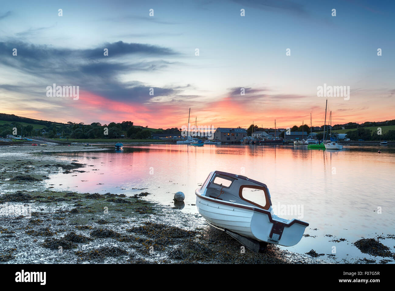 Sonnenuntergang am Fluss Tamar bei Millbrook in Cornwall Stockfoto