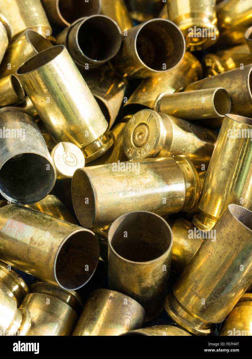 Stapel aus Messing bullet Tanks Stockfoto
