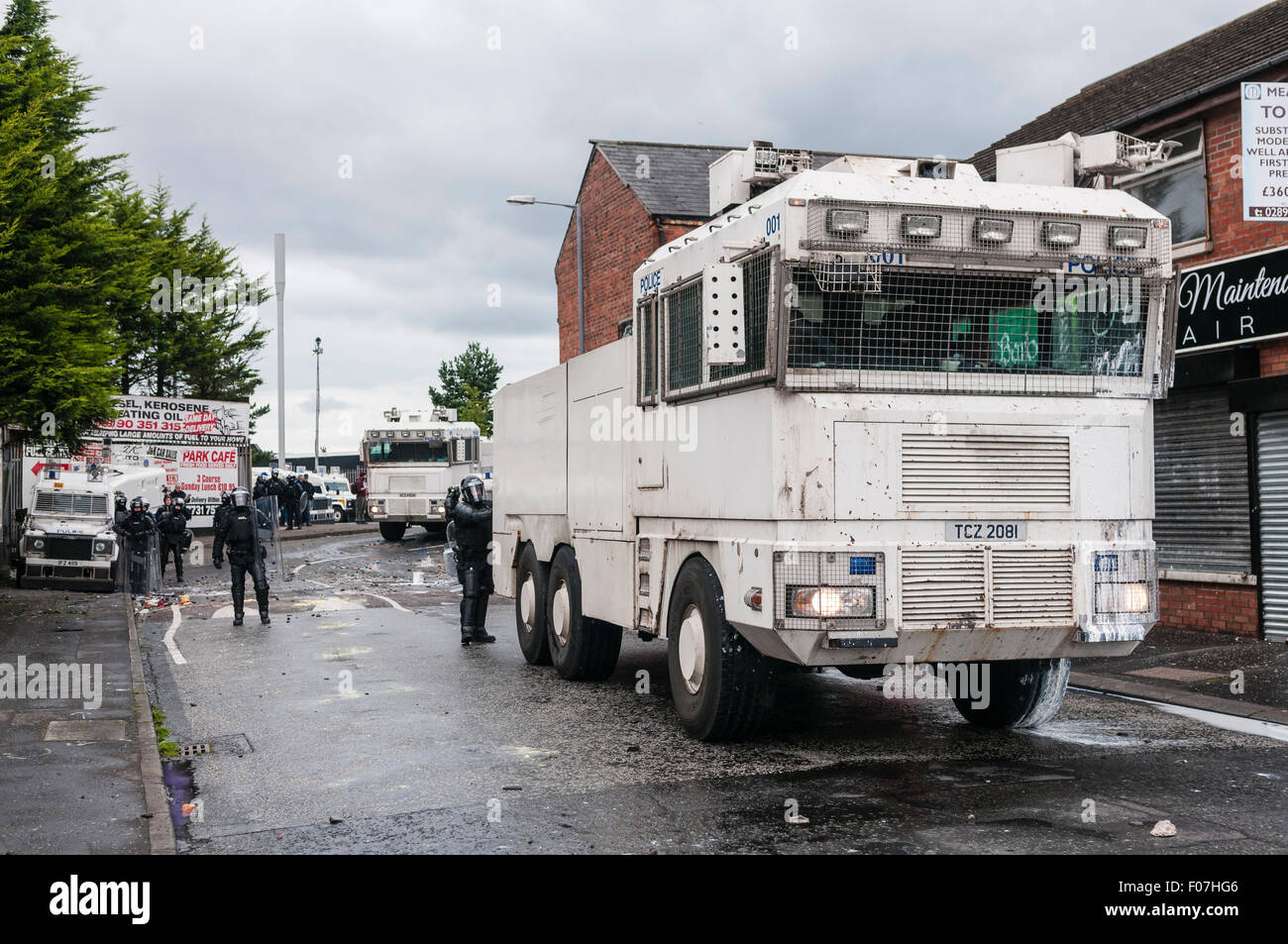 Belfast, Nordirland. 9. August 2015 - PSNI Wasserwerfer und Riot Squad Credit: Stephen Barnes/Alamy Live News Stockfoto