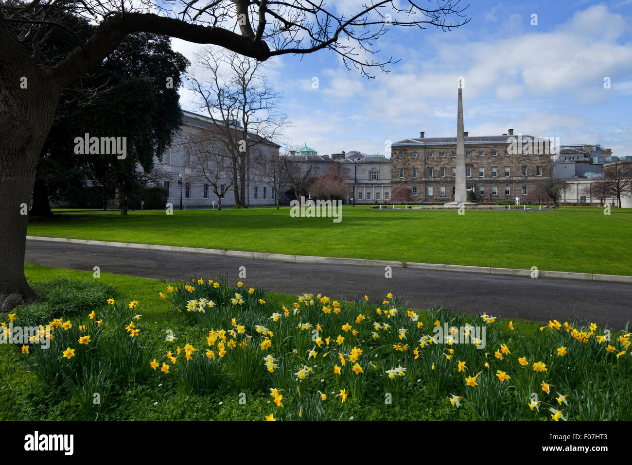 Die Gärten, hinten von Leinster Haus 1747, wo die beiden des irischen Parlaments Häuser treffen, Stadt Dublin, Irland Stockfoto