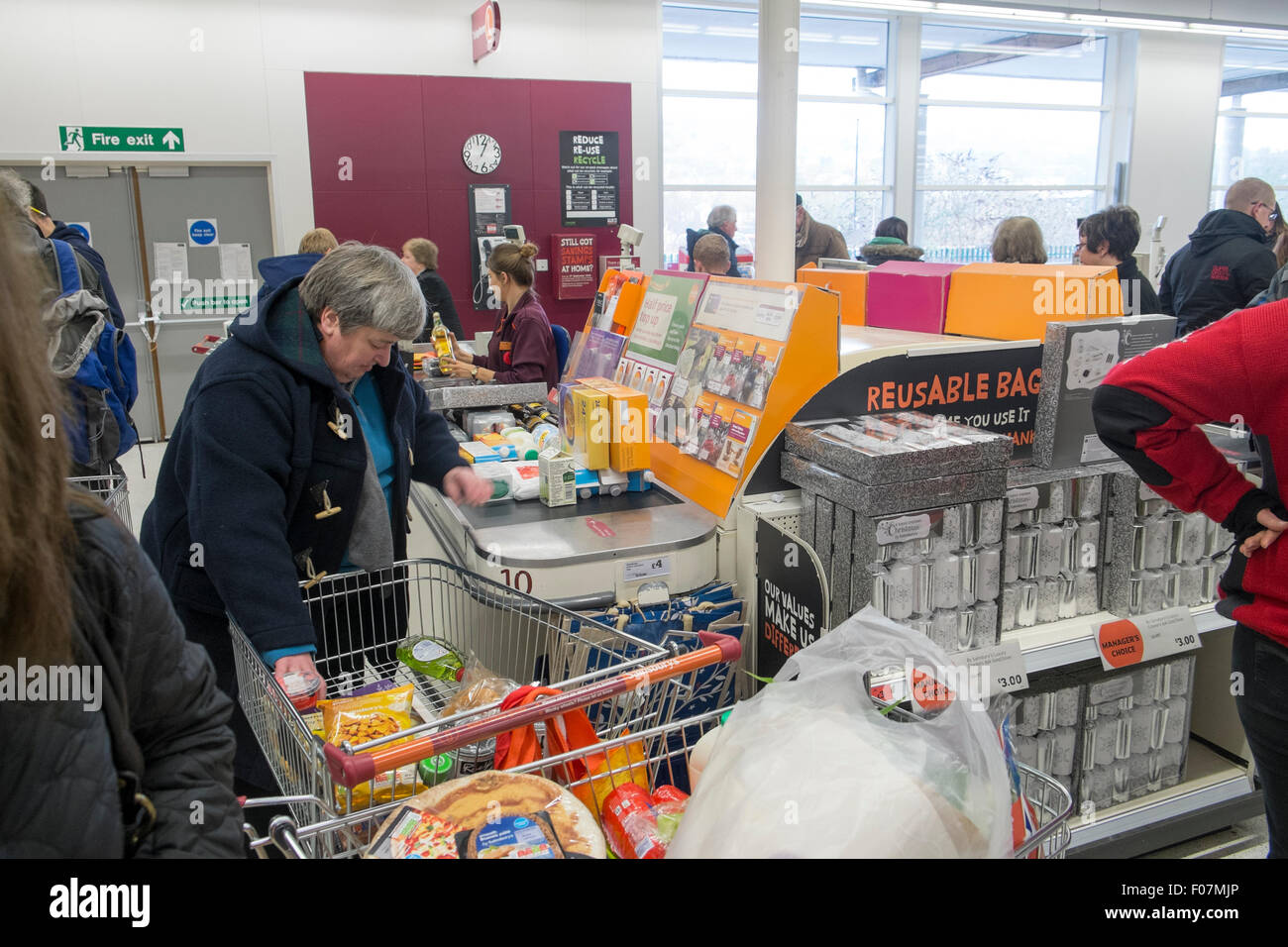 Kasse in einem Sainsbury Supermarkt in Derbyshire, England Stockfoto