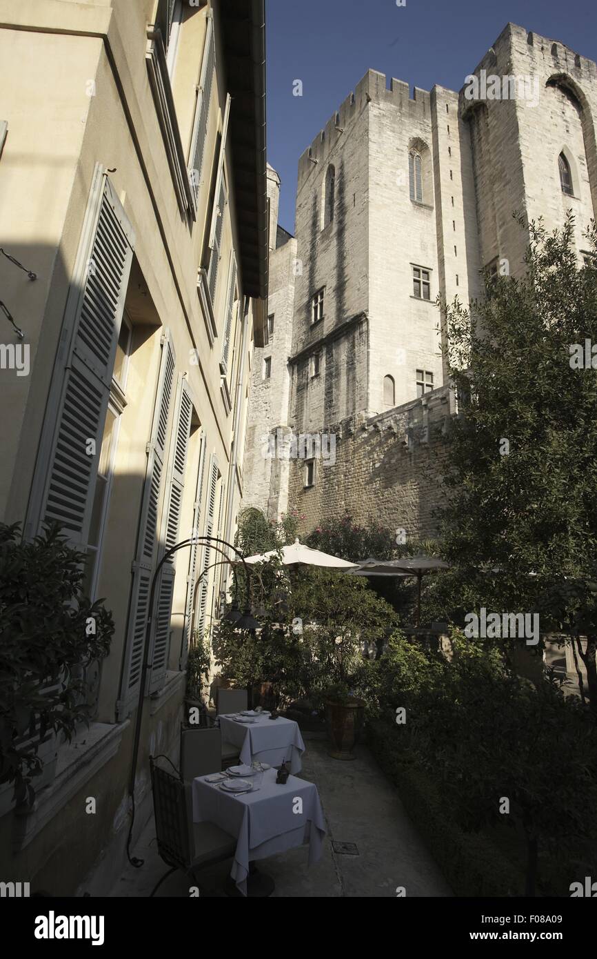 Hinterhof des Hotels La Mirande in Avignon, Frankreich Stockfoto