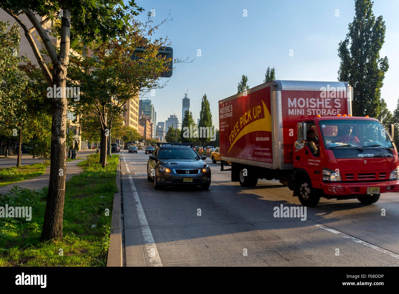 New York City, USA, Straßenszenen, Meat Packing District, LKW und Verkehr auf der West Street fahren Stockfoto