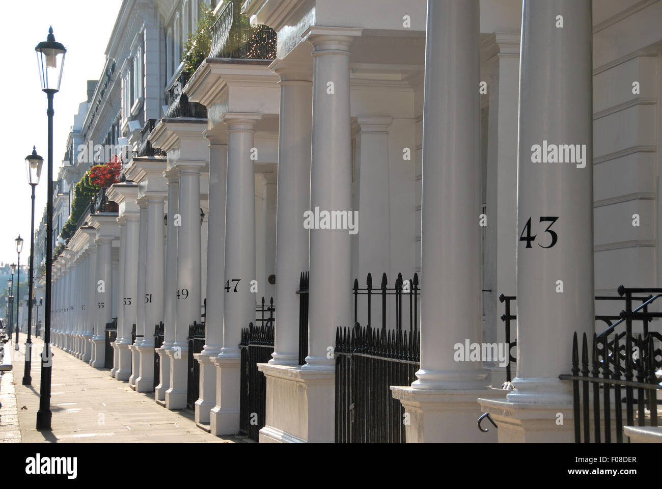 Luxus-Apartment-Gebäude in London South Kensington, Häuser und Straßen Stockfoto