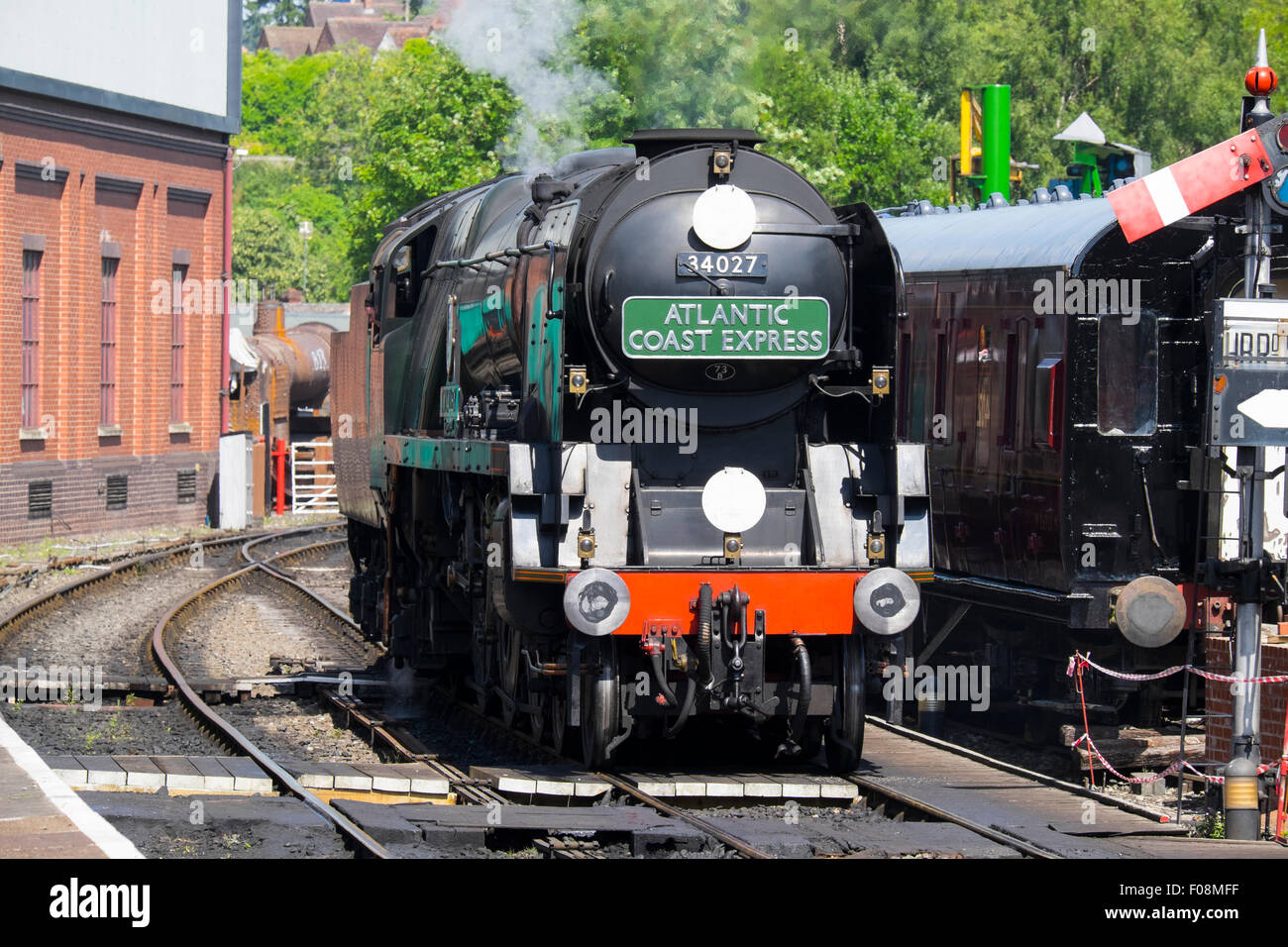 Taw Tal 34027 Atlantikküste Express an Bridgnorth Station auf die Severn Valley Railway, Shropshire. Stockfoto