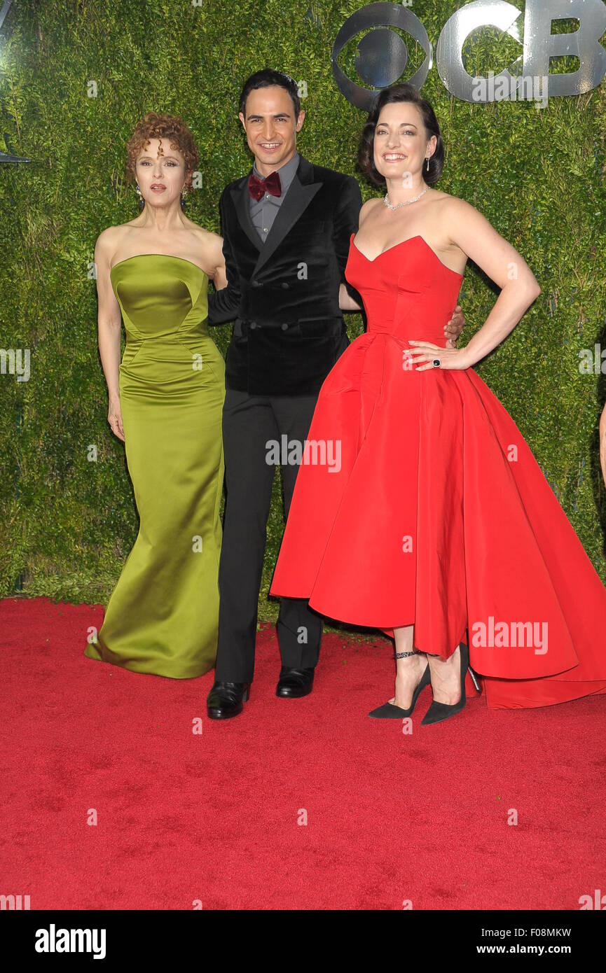 2015 Tony Awards - roten Teppich Ankünfte mit: Bernadette Peters, Zac Posen, Laura Michelle Kelly wo: New York City, Vereinigte Staaten, wann: 7. Juni 2015 Stockfoto