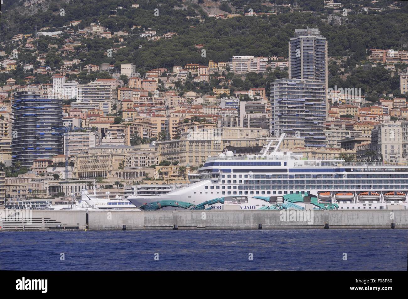 Fürstentum von Monaco, die Stadt Monte Carlo aus dem Meer gesehen Stockfoto