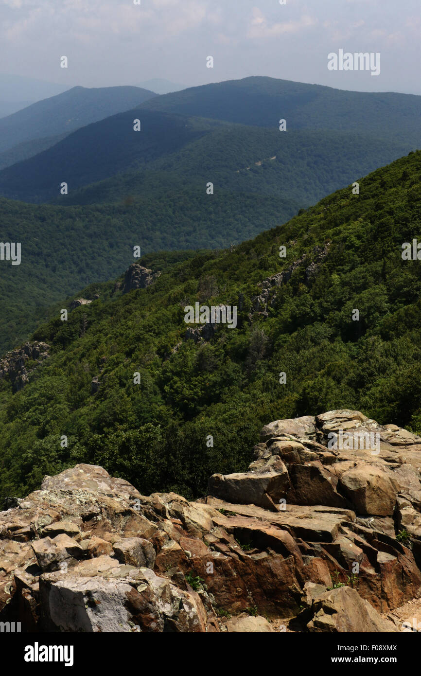 Skyline Drive und Felsen Shenandoah National Park, Blue Ridge Mountains Stockfoto