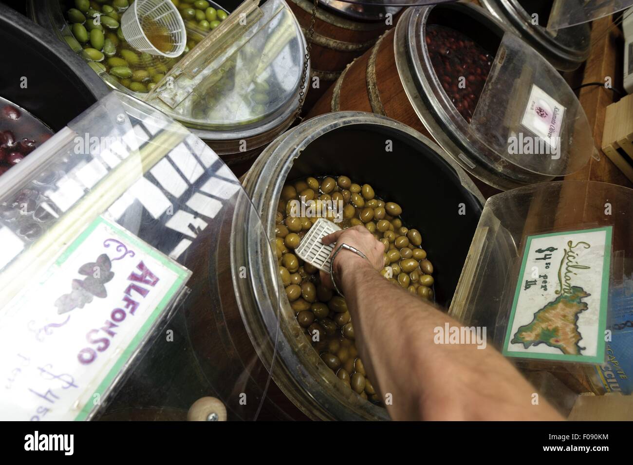 Geschäfte am italienischen Markt in der Bronx, New York, USA Stockfoto