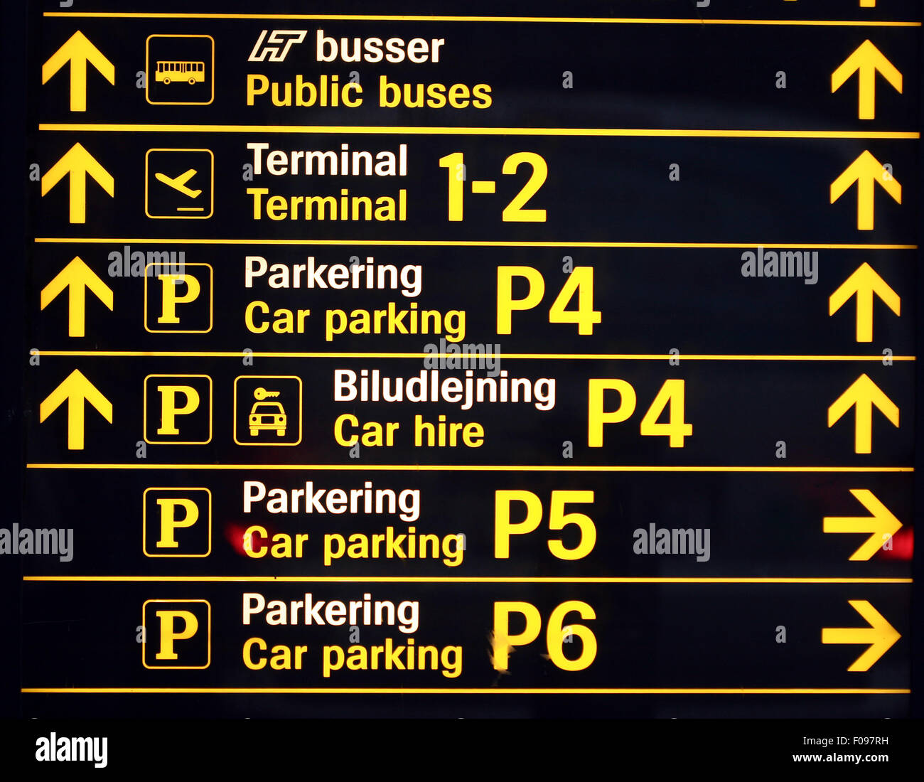 Flughafen Schilder Stockfotos Und Bilder Kaufen Alamy