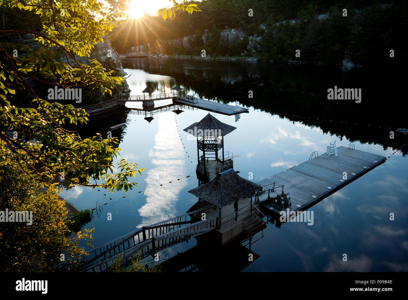 Sonnenaufgang am See Mohonk - Mohonk Mountain House, New Paltz, Hudson Valley, New York, USA Stockfoto