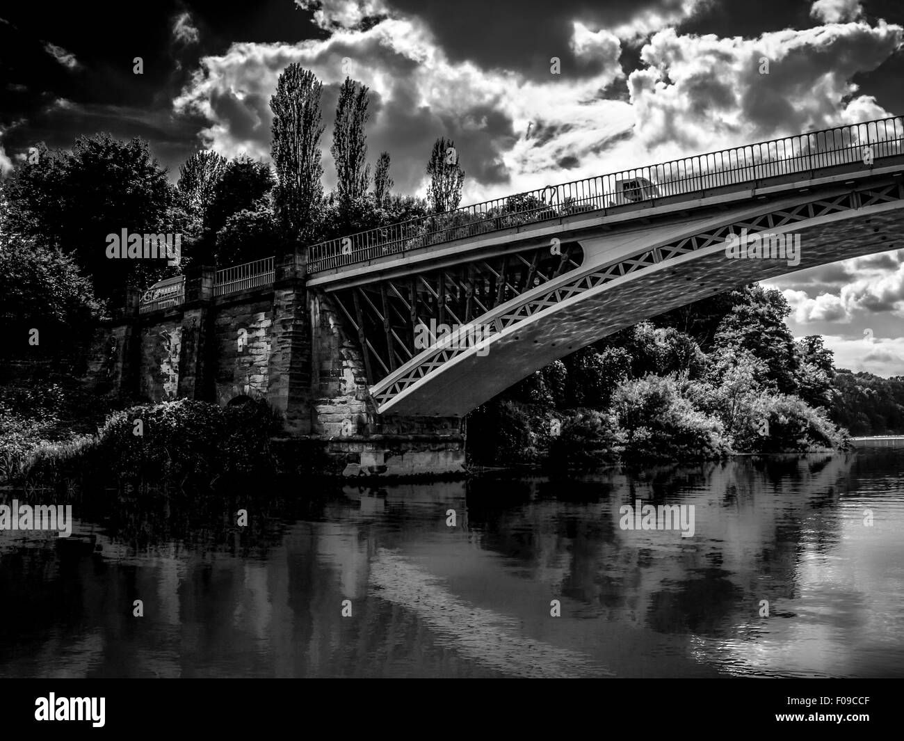 Brücke über den Fluss Severn (Mono) Stockfoto