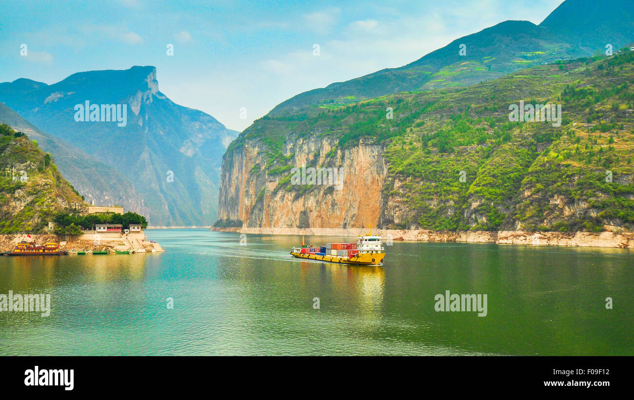 Beeindruckende Qutang Schlucht und Jangtse - China Stockfoto