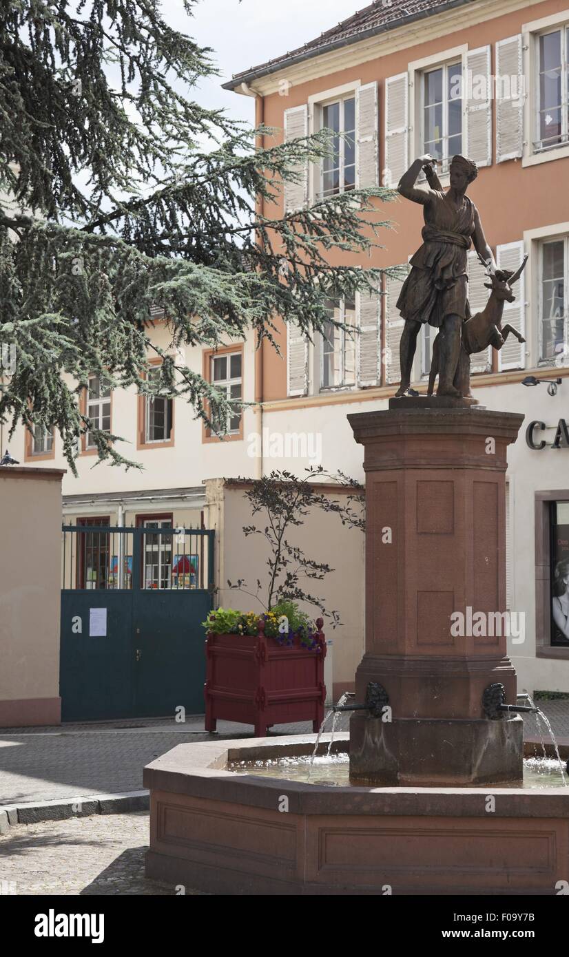 Brunnen-Statue an Saar in Saargemünd, Lothringen, Frankreich Stockfoto