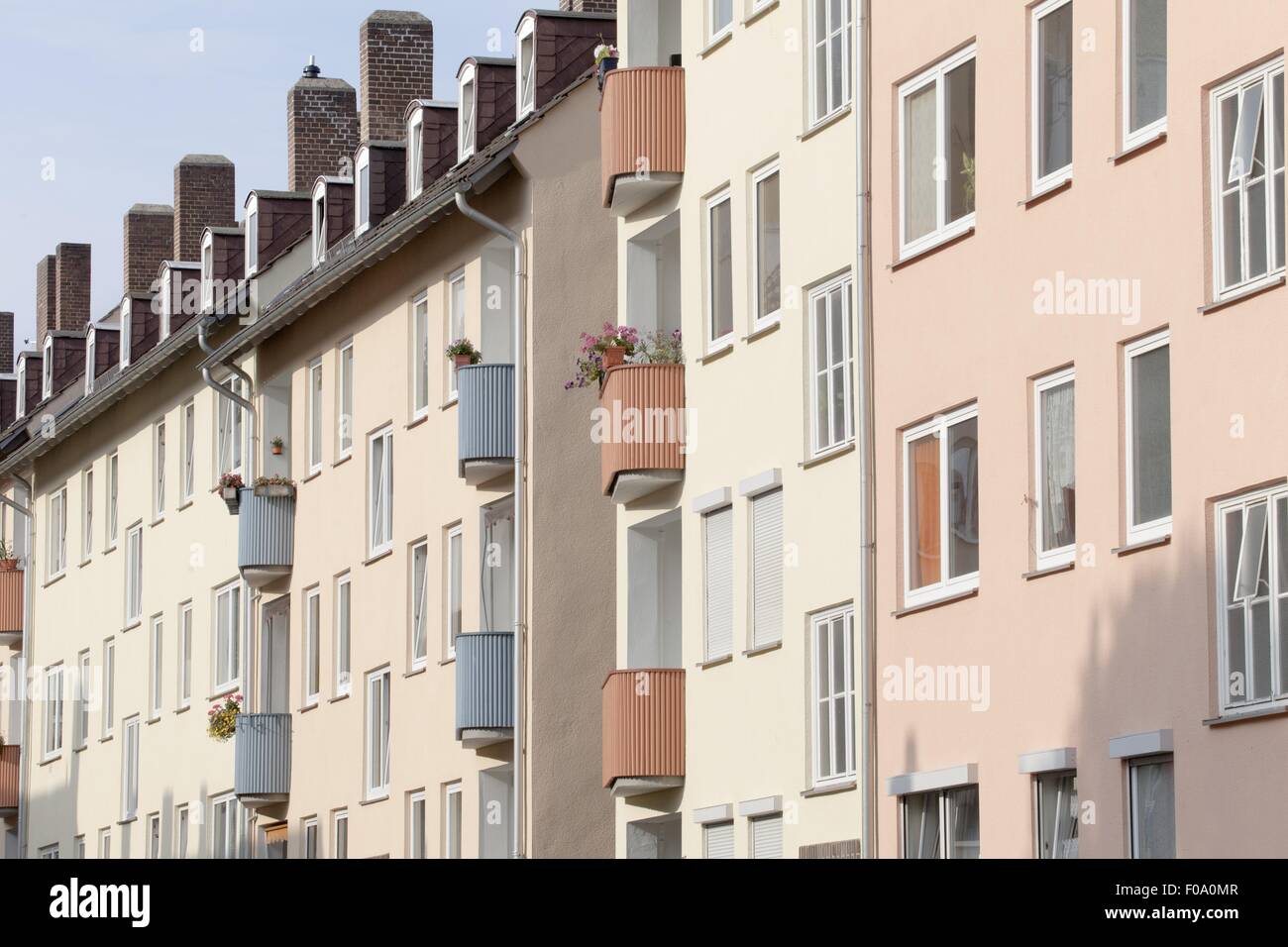 Niere geformten Balkone in Gebäuden in Kassel, Hessen, Deutschland Stockfoto