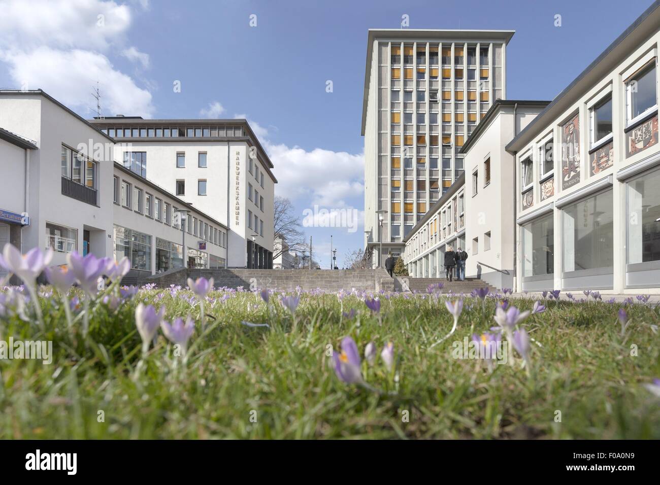 Fußgänger- und Gebäude in Kassel, Hessen, Deutschland Stockfoto