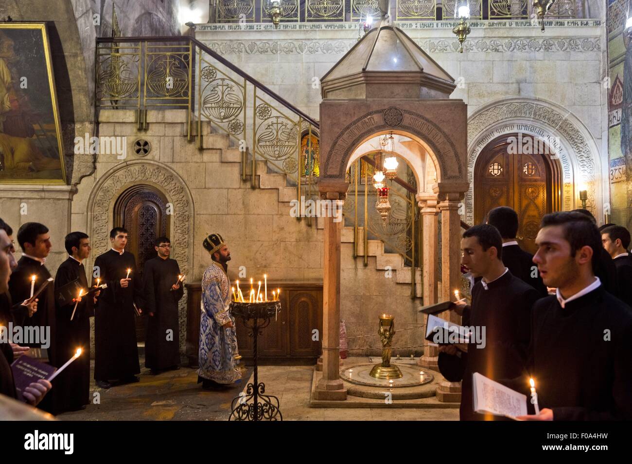 Pilger-Frauen am Heiligen Grab in Calvary Chapel, Jerusalem, Israel Stockfoto