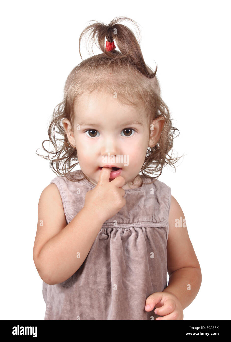 Portrait von lustiges kleines Mädchen auf weiß Stockfoto