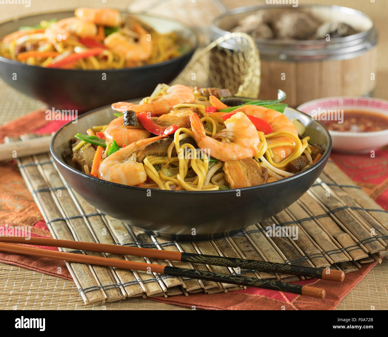 King Prawn Chow Mein. Garnelen gebratene Nudeln. Chinesisches Essen Stockfoto