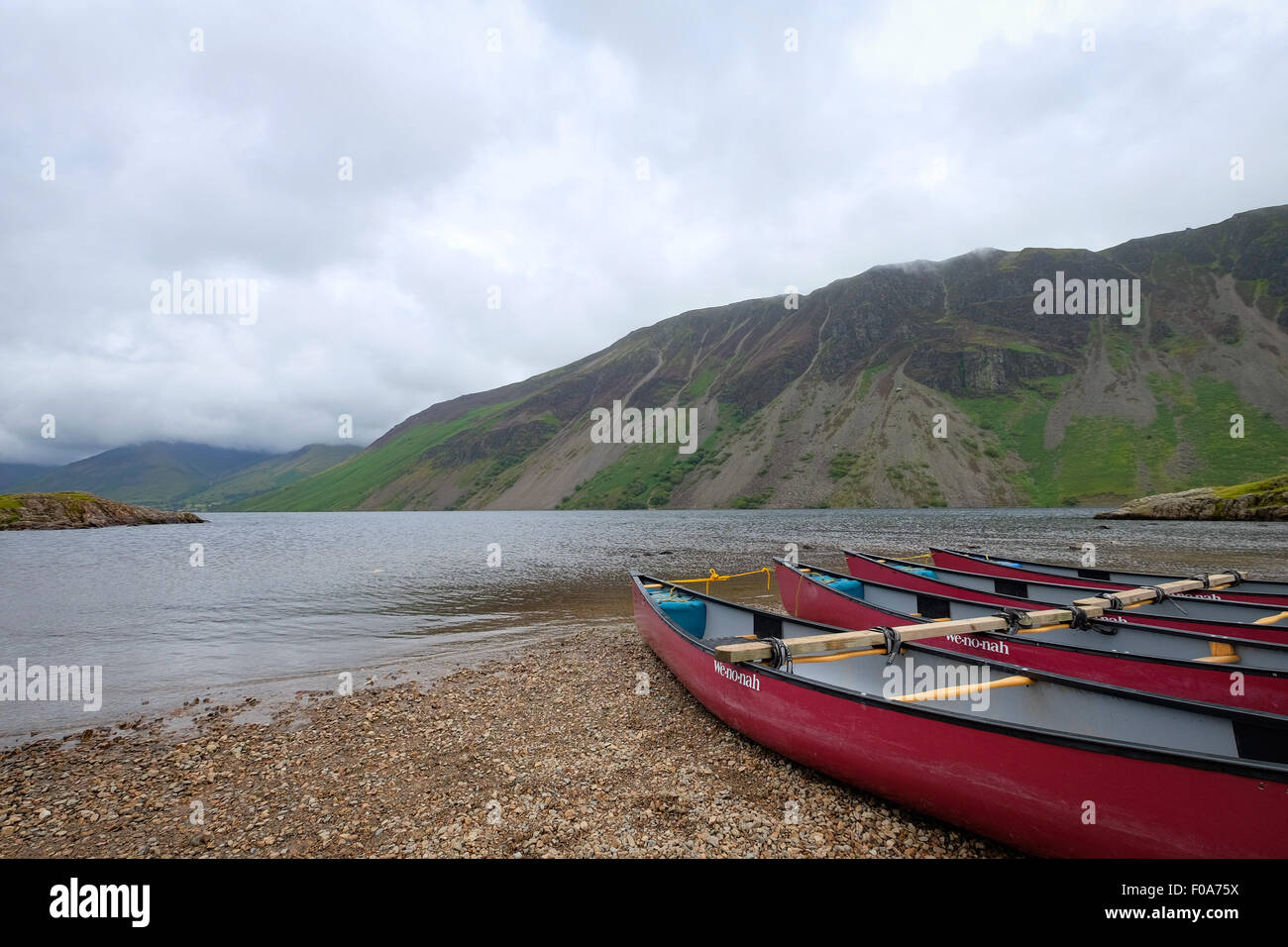 Kanu-Boote bei Wastwater in Lake District, Cumbria, England Stockfoto