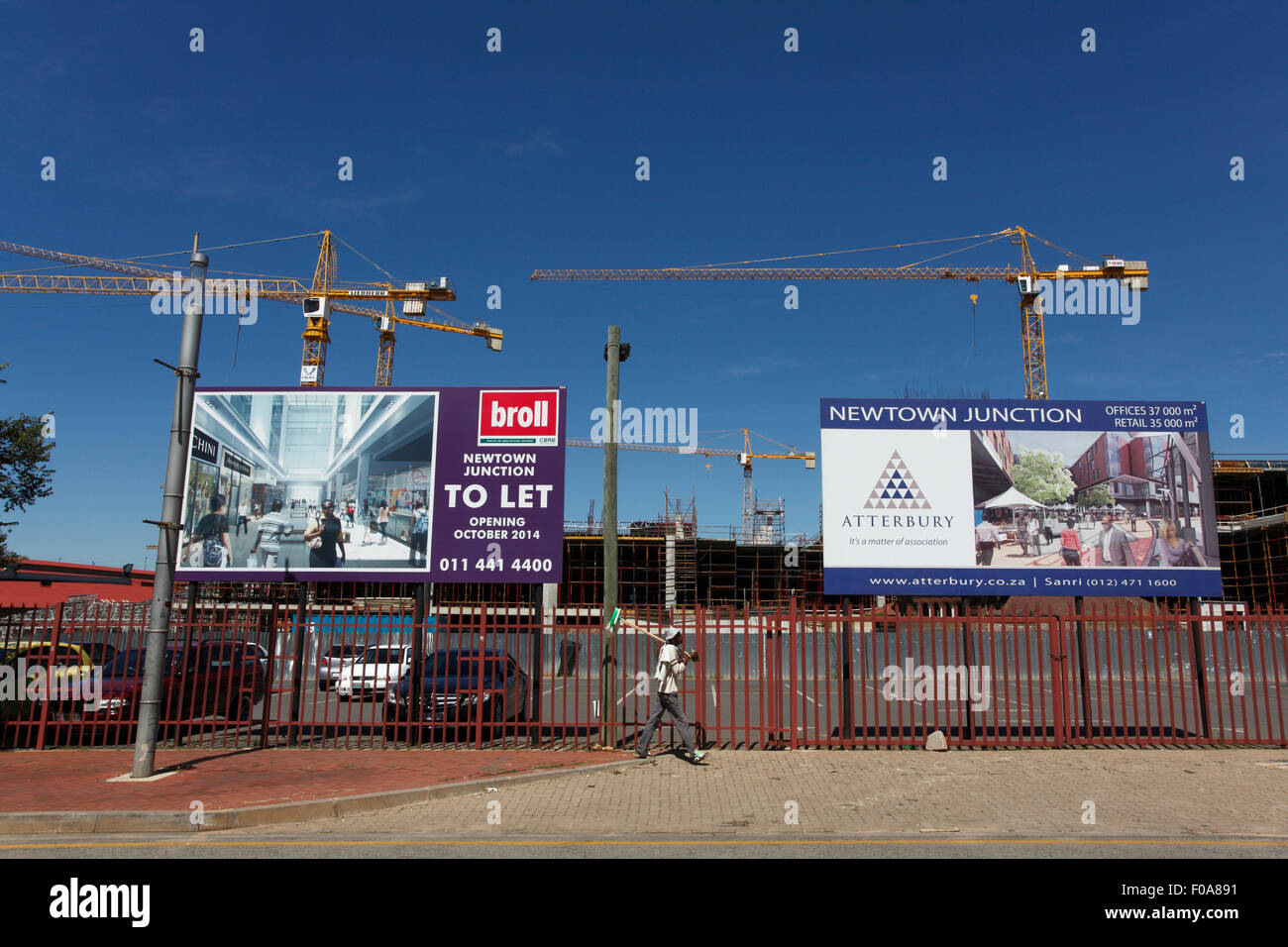 Baukräne und Sanierung im Bereich Newtown der Innenstadt von Johannesburg, Südafrika.  Picture by Zute Lightfoot Stockfoto