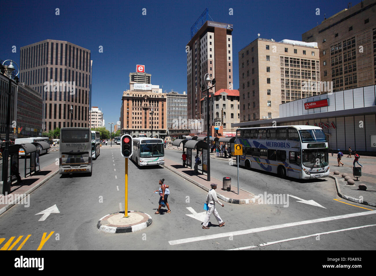 Südafrika, Johannesburg. Joburg die erste Tour-Bus von der Innenstadt CBD durchläuft Ghandi Square. Foto: © ZuteLightfoot Stockfoto