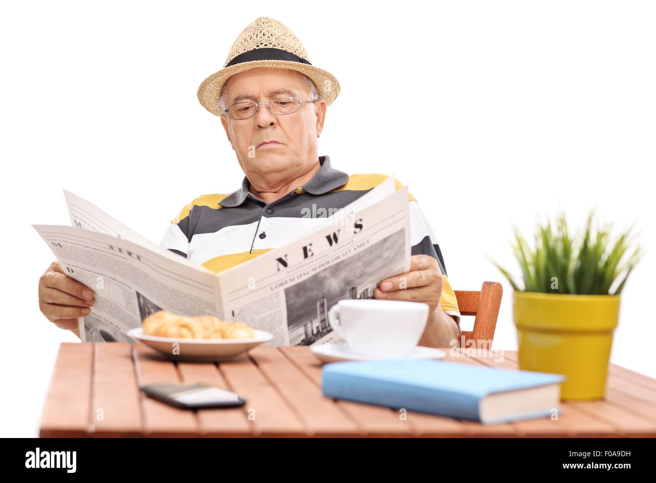 Buch und zeitung lesen Fotos und Bildmaterial in hoher Auflösung Alamy