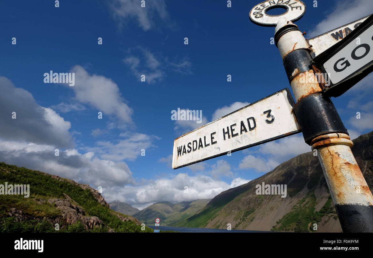 Wegweiser nach Wasdale Head in der Lake District Cumbria Stockfoto
