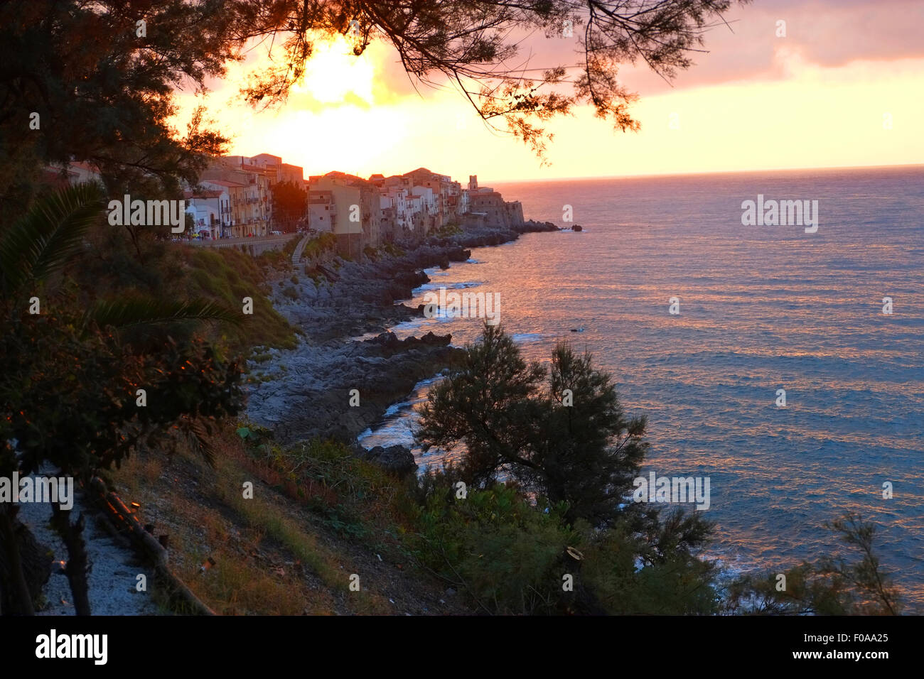 Tyrrhenischen Meer, Küste von CEFALÙ, Sizilien, Italien Stockfoto