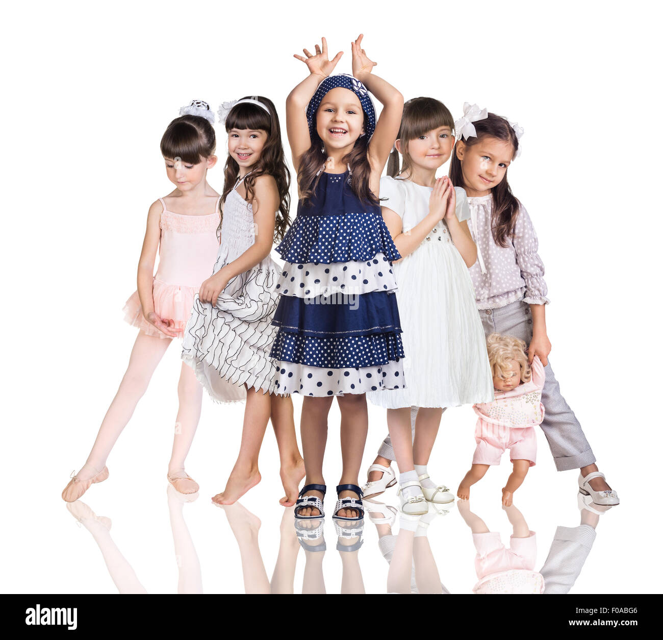 Cute preteen girl looking camera Ausgeschnittene Stockfotos und -bilder ...