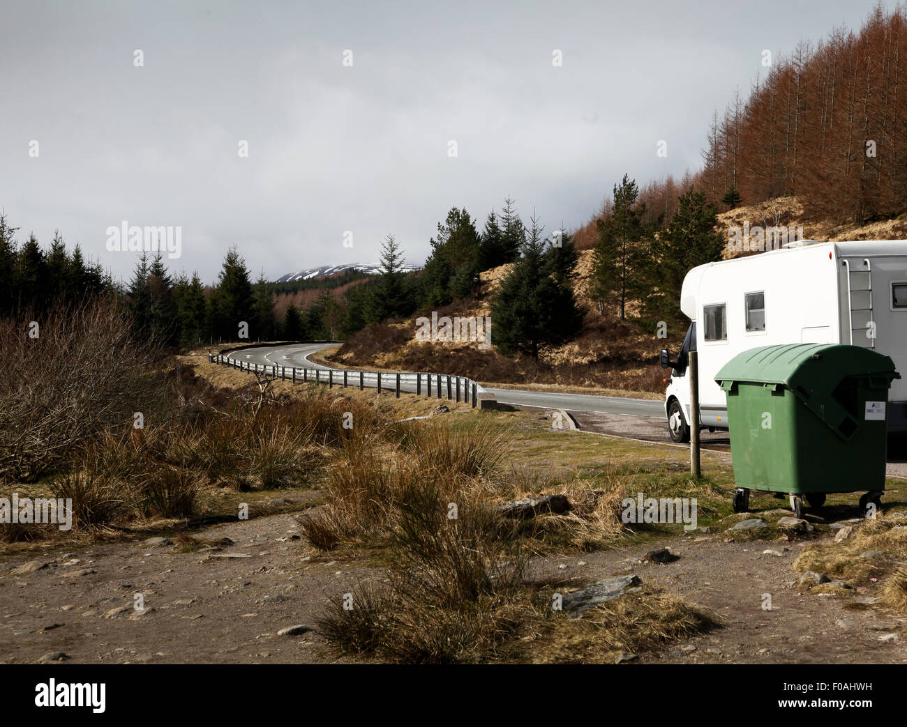 Wohnmobil fahren im schottischen Hochland Stockfoto