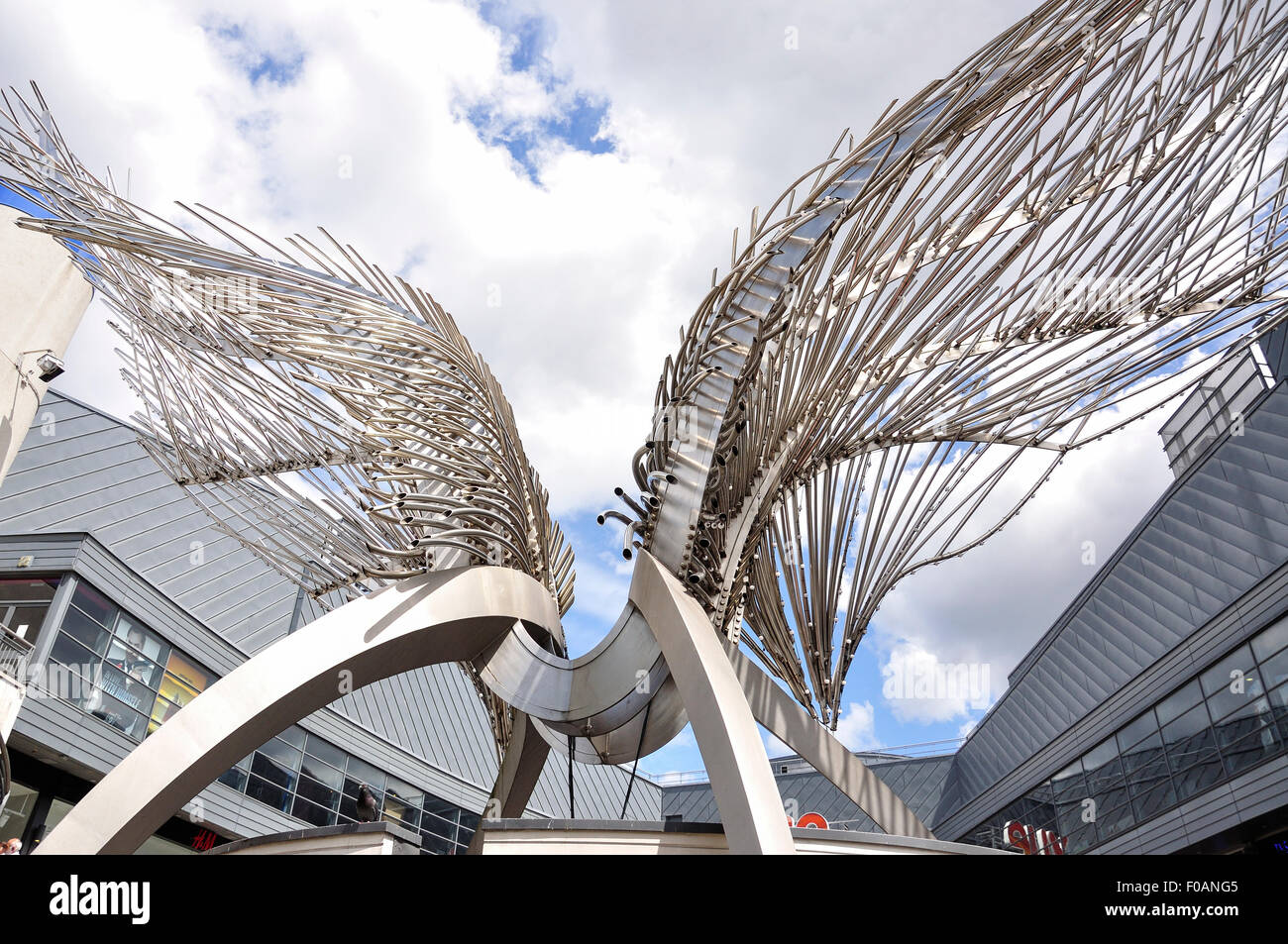 "Angel Wings 2003" Skulptur, das N1 Centre, Islington, London Borough of Islington, London, England, Vereinigtes Königreich Stockfoto