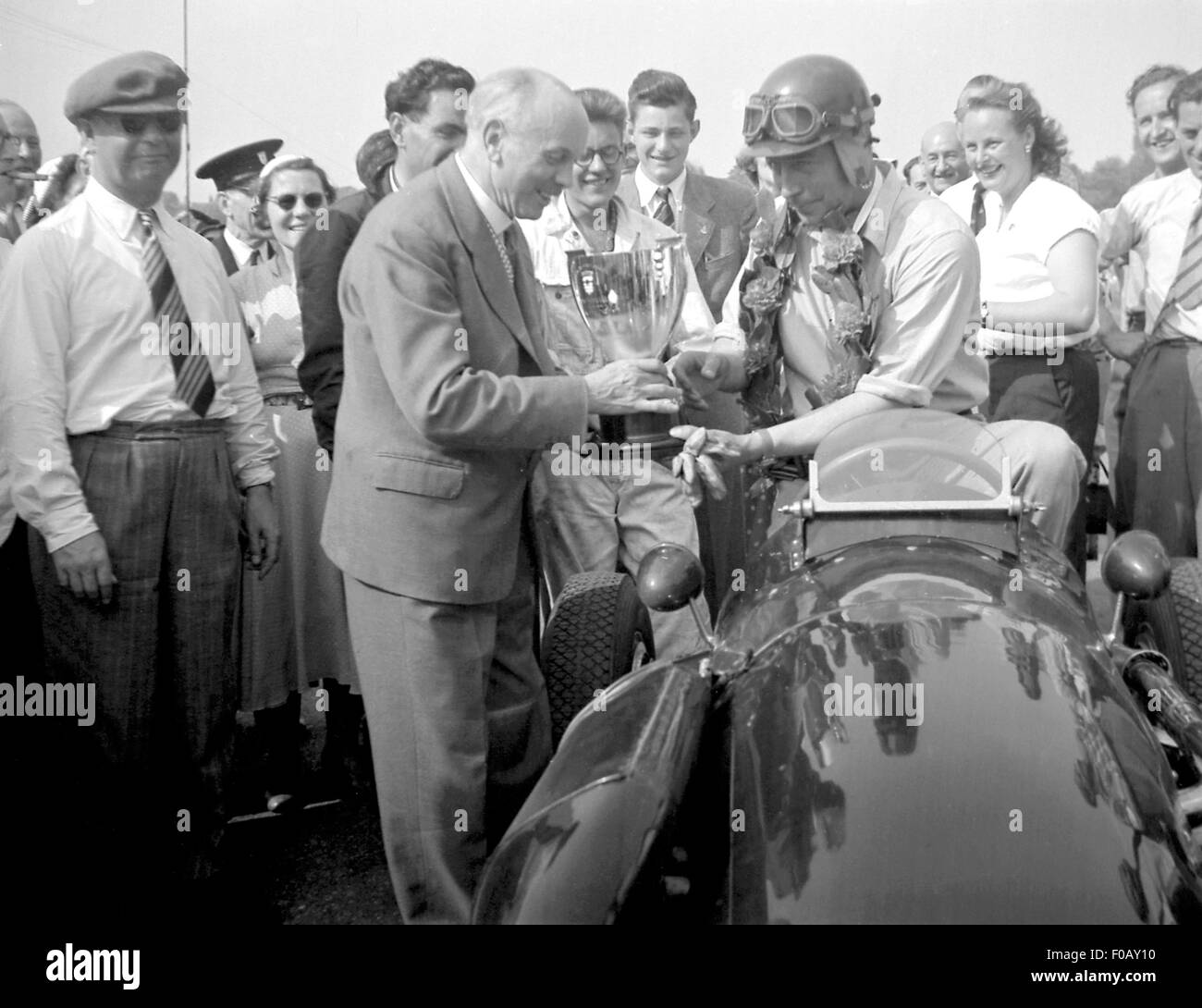 Tony Rolt in seinem Walker Connaught gewinnen bei Goodwood 1950er Jahre Stockfoto