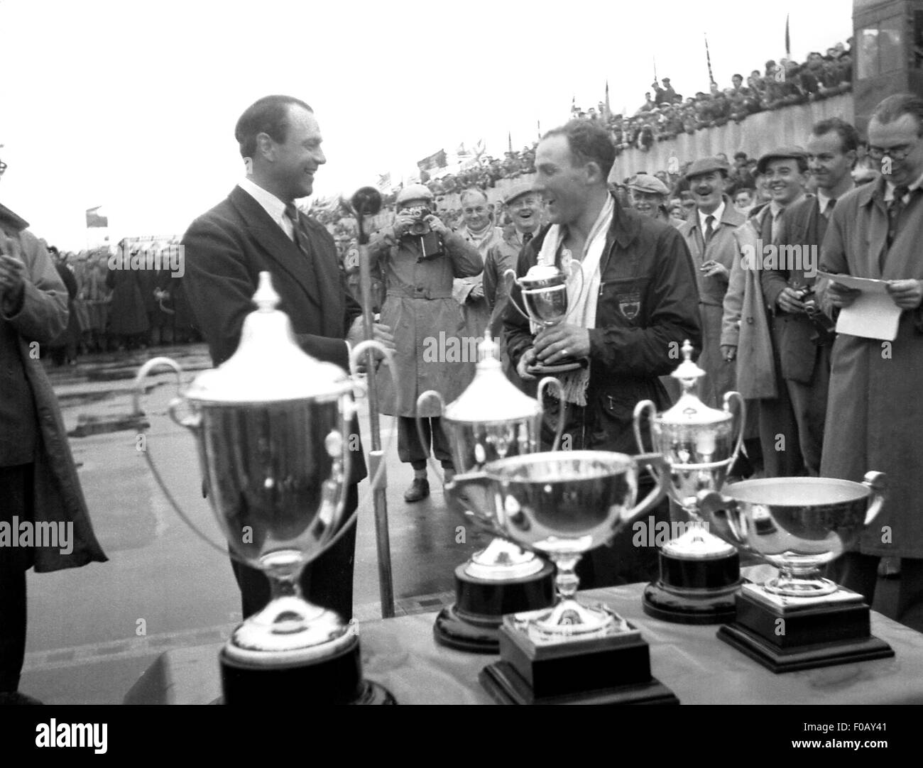 Andrew Aitken und Stirling Moss in Silverstone Stockfoto