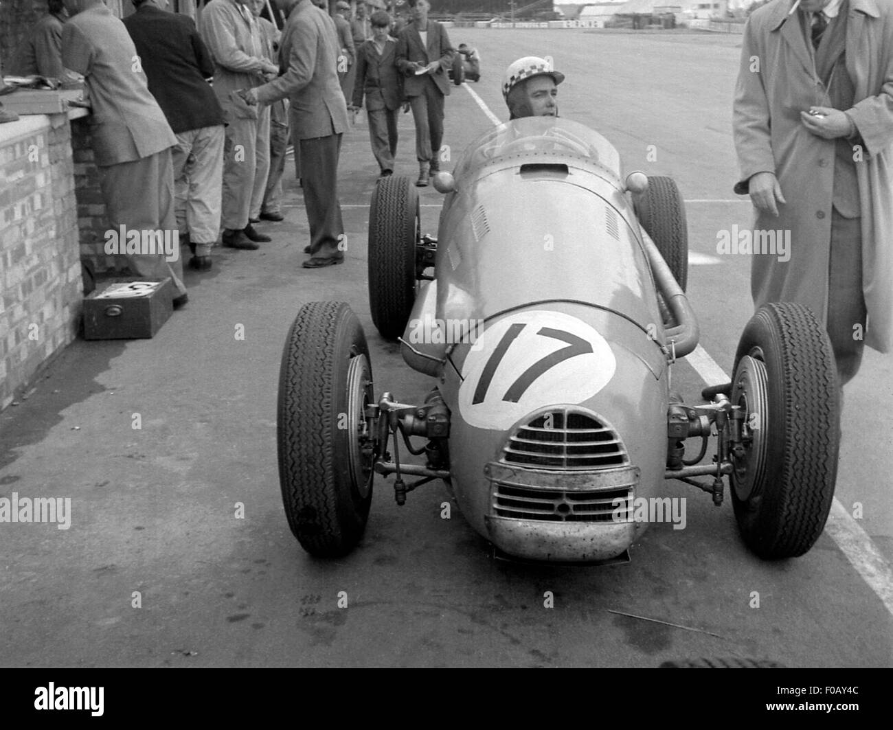 Jean Behra in seinem Gordini Stockfoto