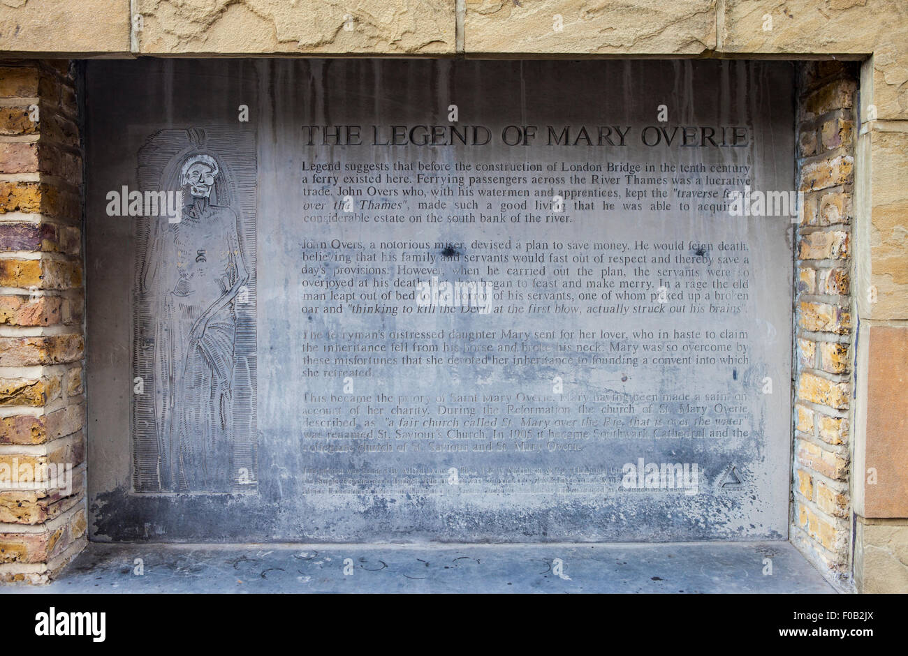 Eine Plakette Detaillierung der Legende Mary Overie befindet sich am St. Mary Overie Dock in London. Stockfoto