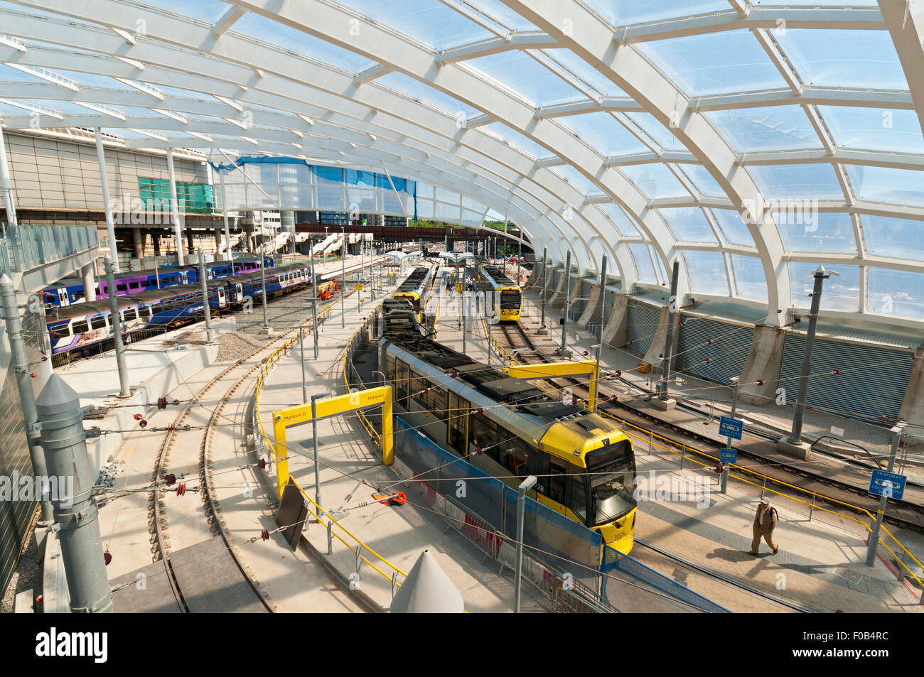 Neue Metrolink-Straßenbahn-Haltestelle und das neue ETFE-Dach nach der Sanierung funktioniert, Victoria Station, Manchester, England, UK Stockfoto