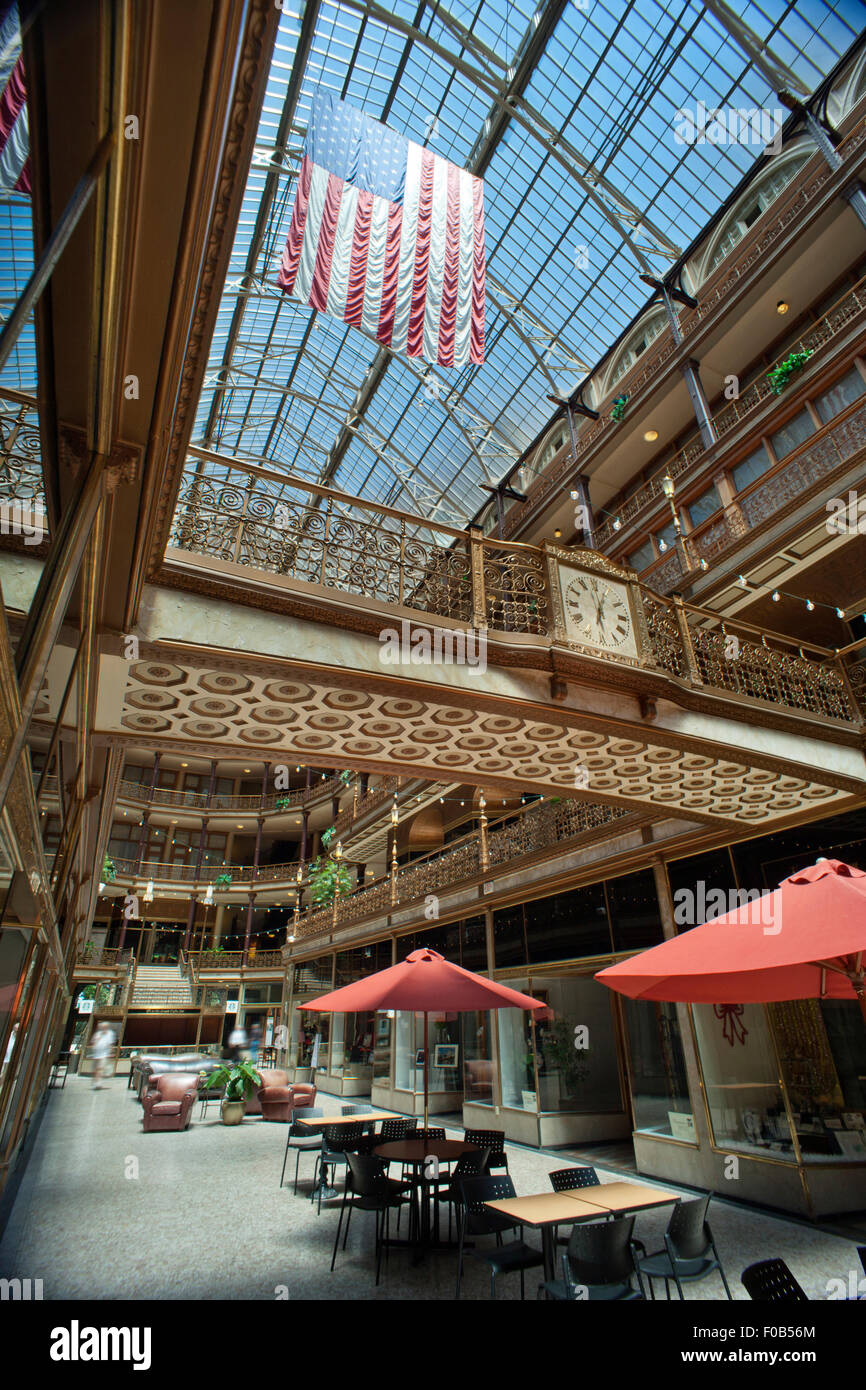 VICTORIAN EINKAUFEN ARCADE-HYATT REGENCY HOTEL DOWNTOWN CLEVELAND OHIO USA Stockfoto