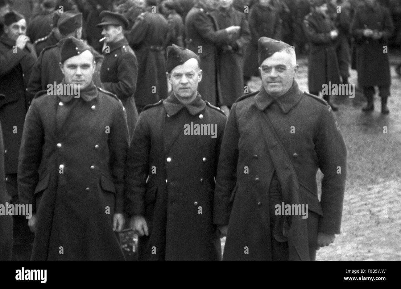 Drei Männer von der Heimwehr in einheitlichen posieren für ein Porträt Stockfoto