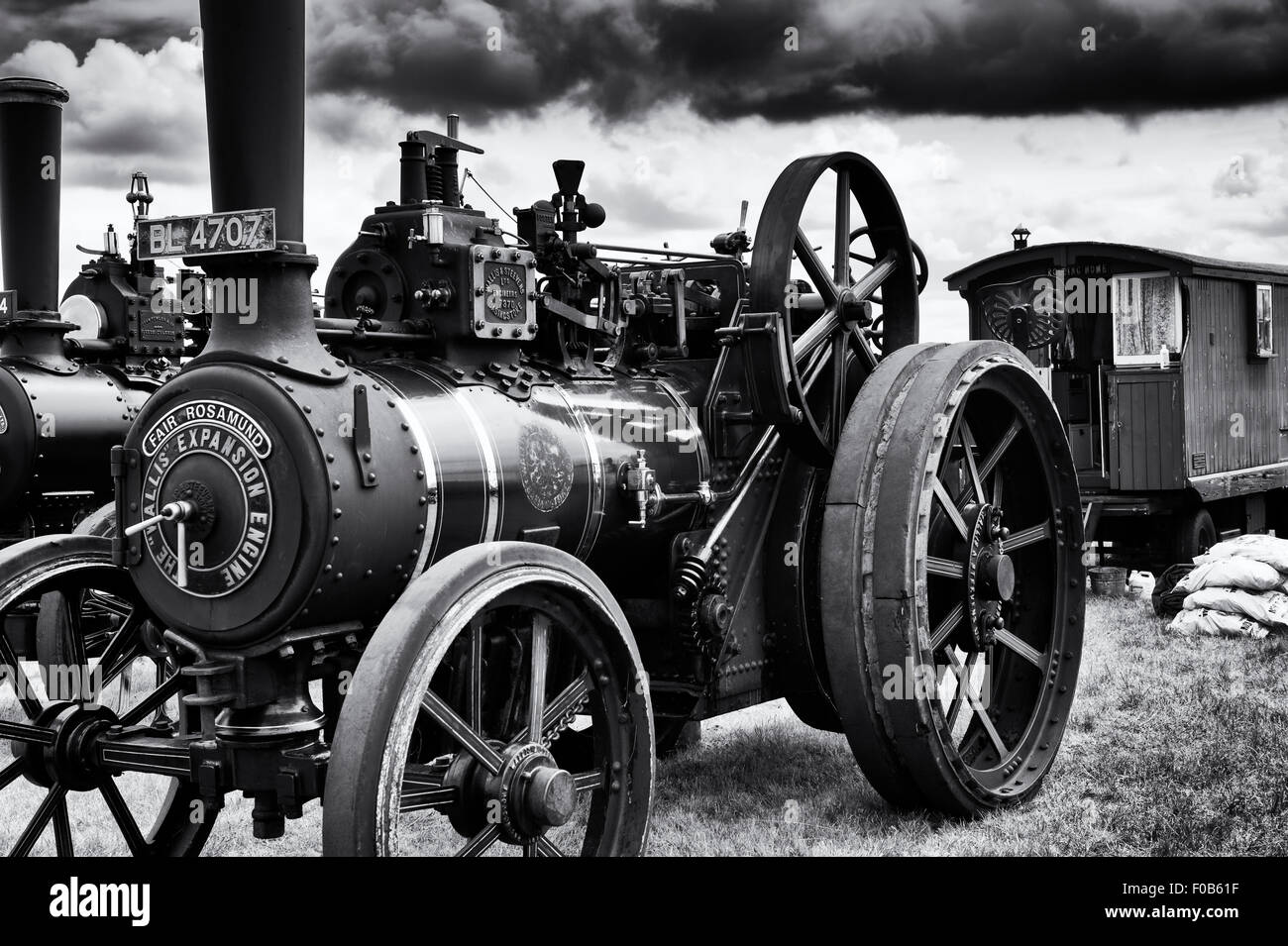 Showmans Zugmaschine in einem Dampf-Messe in England. Schwarz / weiß Stockfoto