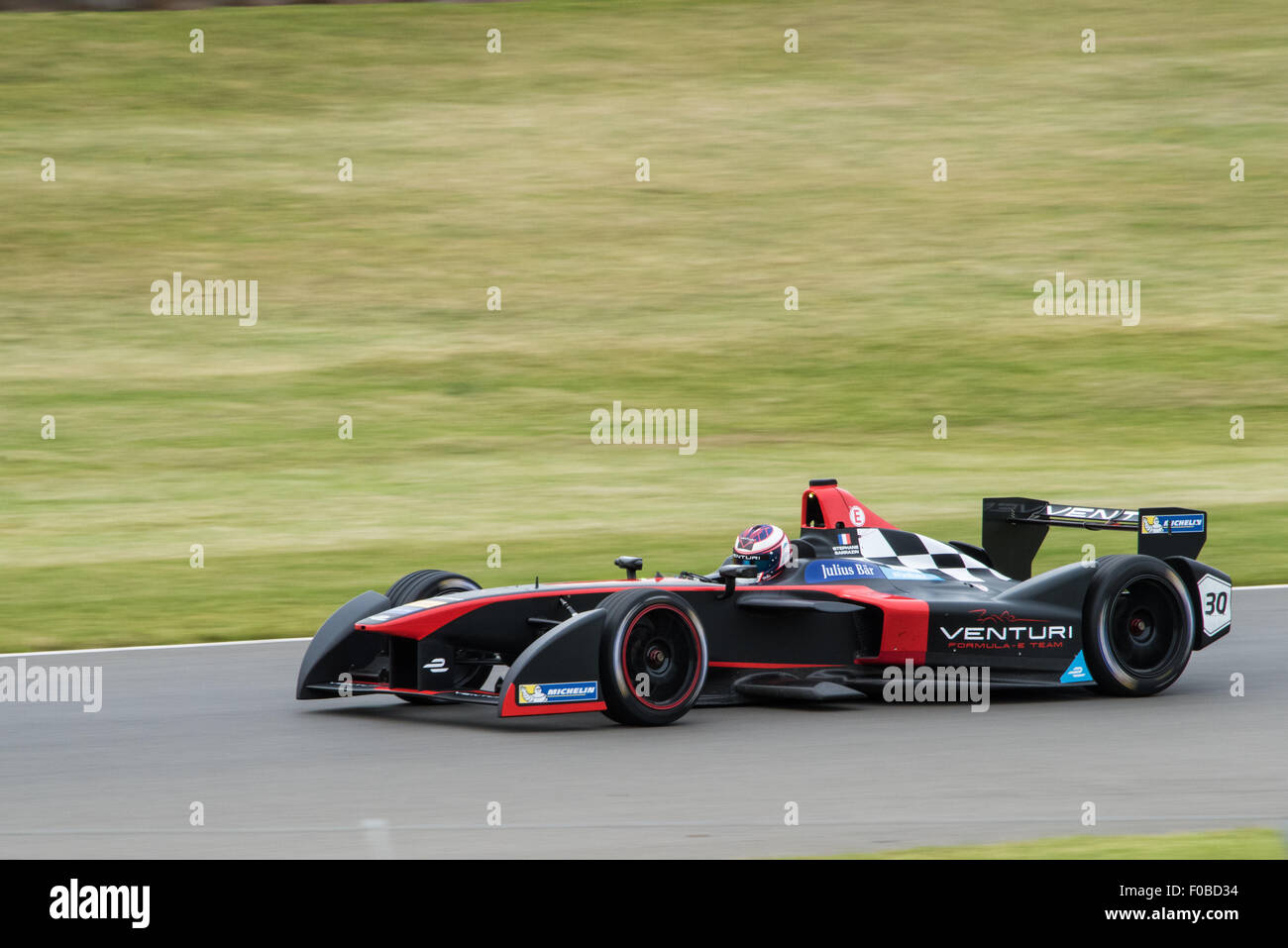 Racing Fahrer Stéphane Sarrazin in einer Formel E Electric Racing Autotests in Donington Raceway Leicestershire UK August 2015 Stockfoto